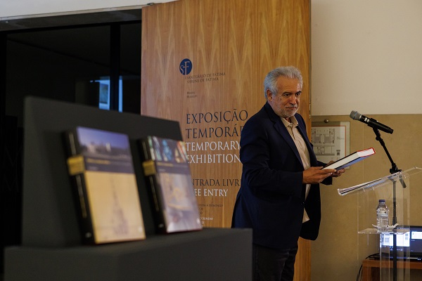 Art historian Vítor Serrão at the presentation of the book 